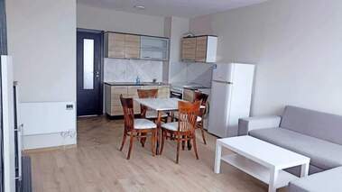 Închiriere - Apartament în Kolhozen pazar,  Varna