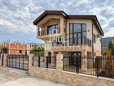 For sale - House in Brestnik,  Plovdiv