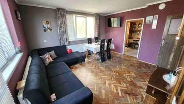 Vânzare - Apartament în Karnobat,  Burgas