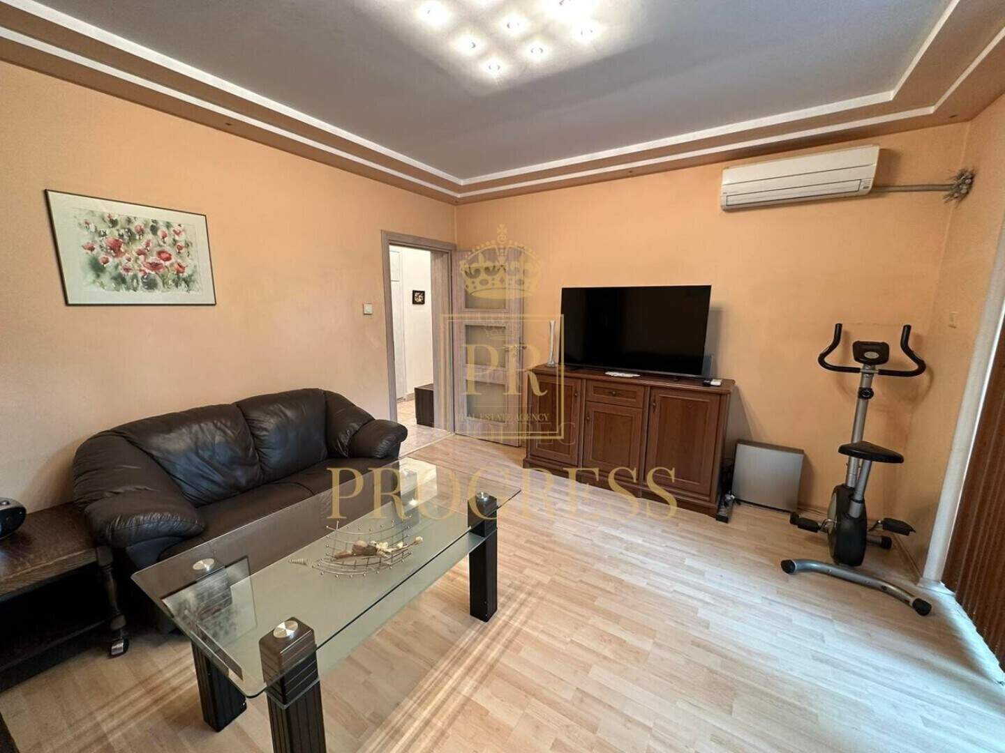 Cu trei camere Apartament în Mladejki hălm, Plovdiv – fotografia 2