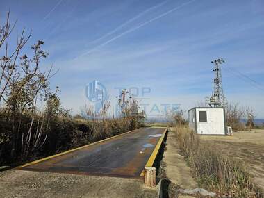 Vânzare - Spațiu industrial în Gorna Oriahovița,  Veliko Tărnovo