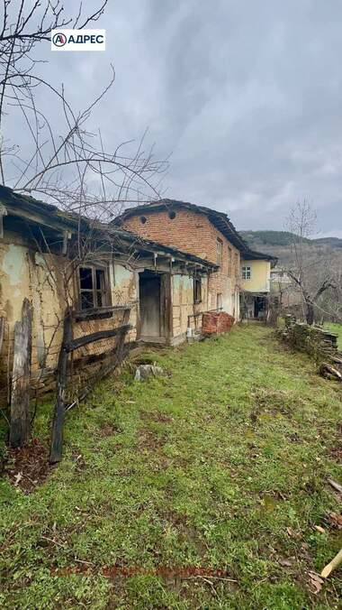 Vânzare - Casă în Aprilți,  Lovece