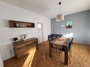 Închiriere - Apartament în Uceiliștini,  Haskovo