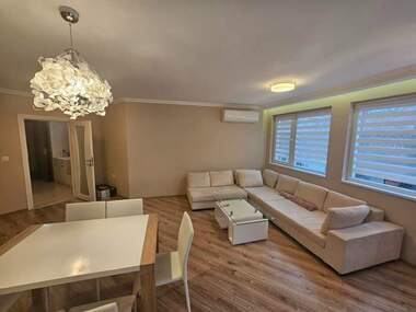 Miete - Wohnung in Mladejki halm,  Plowdiw