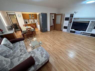 Miete - Wohnung in Zentar,  Burgas