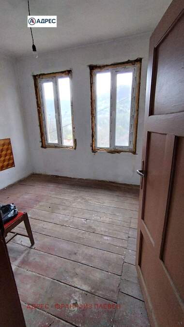 For sale - House in Gorno Trape,  Lovech