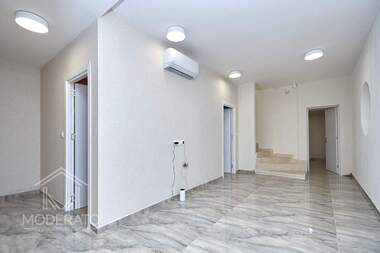 Vânzare - Salon de frumusețe/Birou/Magazin/Depozit/Cabinet de stomatologie în Țentăr,  Burgas