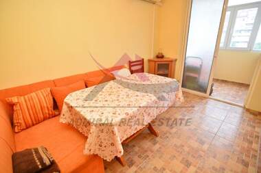 Kira - Apartman olarak Liatno kino Trakia,  Varna
