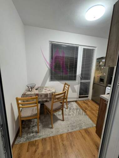 Închiriere - Apartament în Ceaîka,  Varna