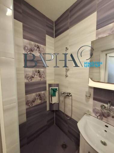 Наем - Апартамент в Център,  Варна