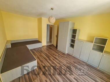 Vânzare - Apartament în Văzrajdane,  Ruse