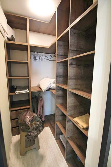 Închiriere - Apartament în Slaveîkov,  Burgas