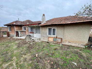For sale - House in Iuper,  Razgrad
