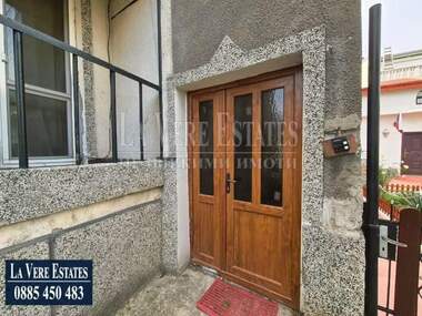 Продажба - Къща в Широк център,  Русе