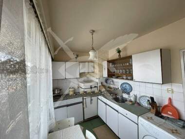 Продажа - Квартира в Карнобат,  Бургас