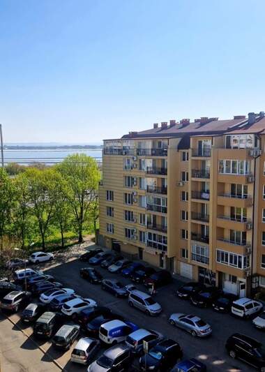 Închiriere - Apartament în Izgrev,  Burgas