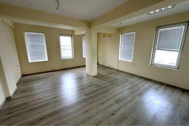 For rent - Office in Targovia na edro,  Ruse