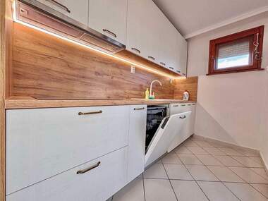 Închiriere - Apartament în Sarafovo,  Burgas
