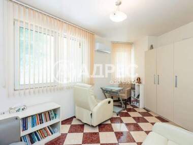 Ενοίκιο - Διαμέρισμα σε Център,  Варна