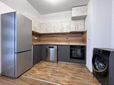 Închiriere - Apartament în Lazur,  Burgas