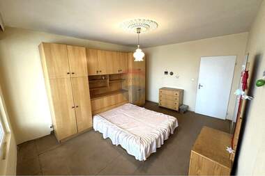 For sale - Apartment in Charodeyka - Iug,  Ruse
