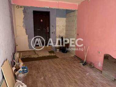 Ενοίκιο - Θέση στάθμευσης σε Колхозен пазар,  Варна