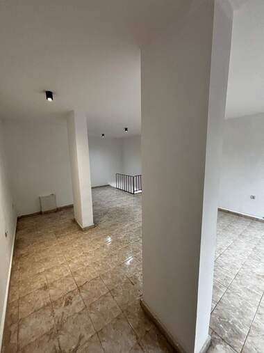 Verkauf - Laden/Büro/Schönheitssalon/Zahnarztbüro in Center,  Sovia