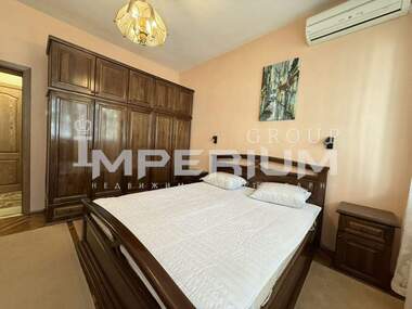 Închiriere - Apartament în Sportna zala,  Varna