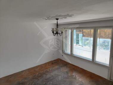 For sale - Apartment in Kiuchuk Parij,  Plovdiv