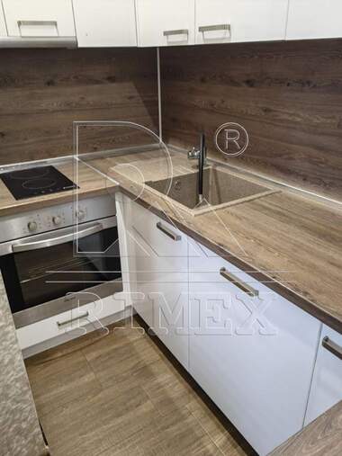 Închiriere - Apartament în Proslav,  Plovdiv