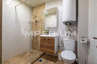 Închiriere - Apartament în Levski,  Varna