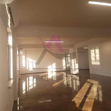 Ενοίκιο - Γραφείο/Κατάστημα/Αποθήκη/Κομμωτήριο σε Нептун,  Варна
