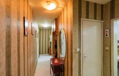 Продажба - Апартамент във ВИНС - Червен площад,  Варна
