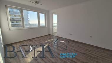 Продажба - Апартамент във ВИНС - Червен площад,  Варна