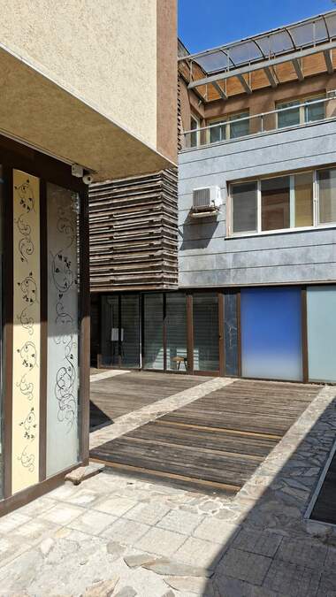 Închiriere - Birou/Magazin/Depozit/Salon de frumusețe/Restaurant în Zona B-5,  Sofia