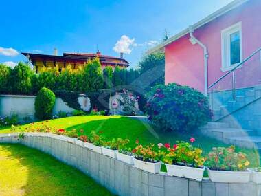 For sale - House in Bankia,  Sofia