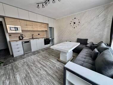 Miete - Wohnung in Horizont,  Burgas