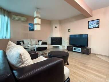 Închiriere - Apartament în Bratia Miladinovi,  Burgas