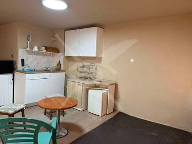 Kira - Apartman olarak Pogrebi,  Varna