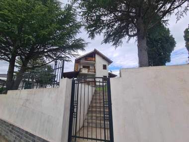 Vânzare - Casă în Țentăr,  Kărdjali