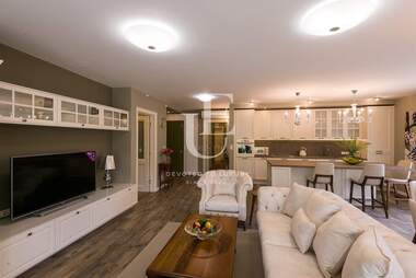 Închiriere - Apartament în Simeonovo,  Sofia