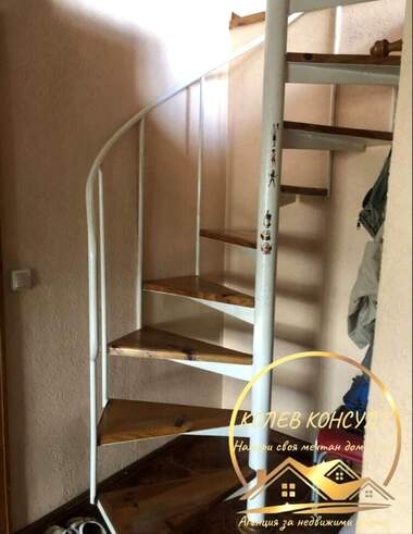Πώληση - Όροφος από σπίτι σε Училищни,  Хасково