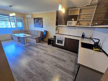 Închiriere - Apartament în Slaveîkov,  Burgas