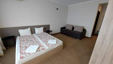 For sale - House in Mineralni Bani,  Haskovo