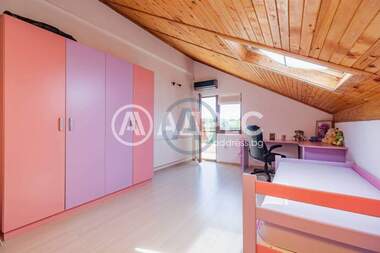 For sale - House in Borovec - Iug,  Varna