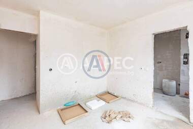 Vânzare - Apartament în Vinița,  Varna