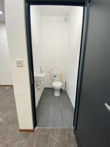 Închiriere - Birou/Salon de frumusețe/Cabinet de stomatologie în Țentăr,  Vrața