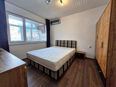 Închiriere - Apartament în Văzrajdane,  Burgas