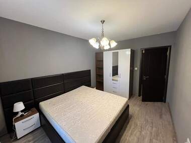Miete - Wohnung in Mladejki halm,  Plowdiw