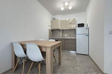 Kira - Apartman olarak Pobeda,  Varna